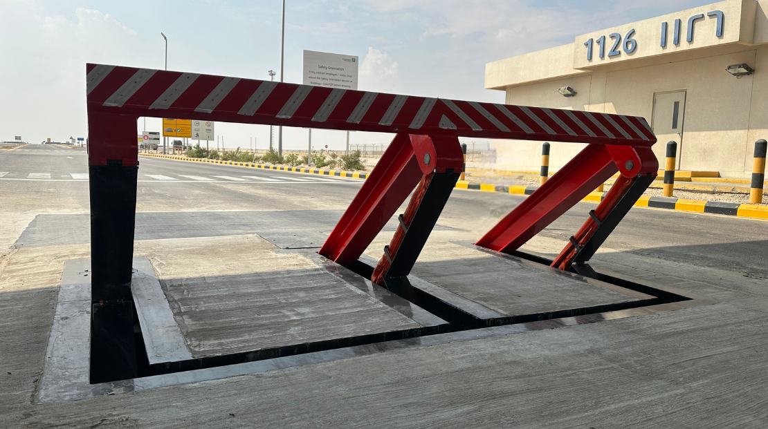 A1 Alcazar HRB  SAIS Compliant Crash Rated Hydraulic Roadblocker ASTM F2656 M50 P1